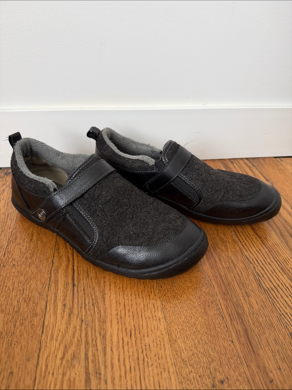 Jambu Women's Leather Slip-On Loafers in Black and Charcoal
